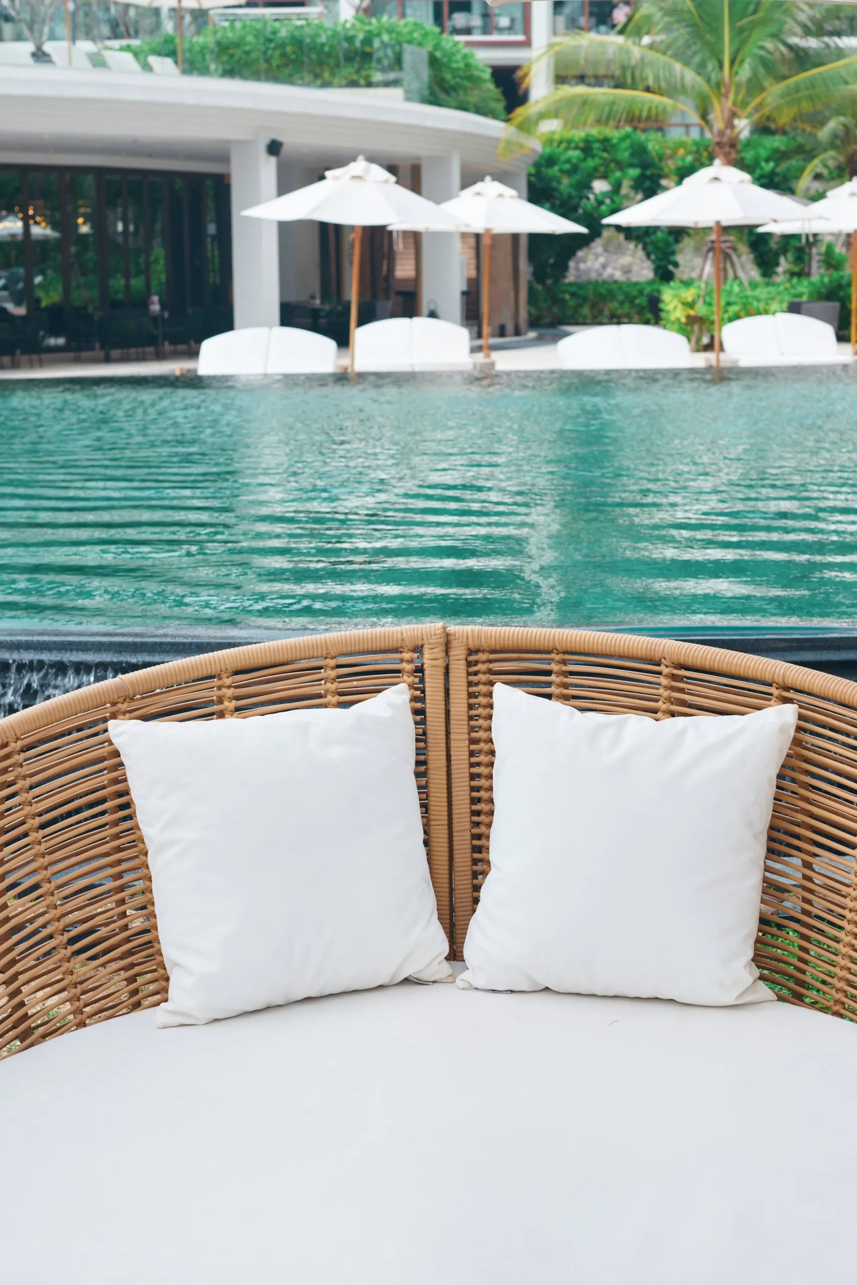 Hotel White Luxury